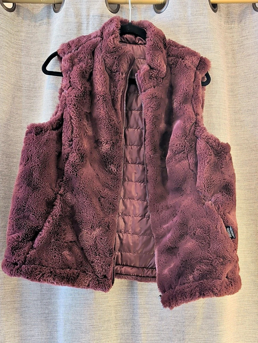 Faux Fur Vest in Purple Large Like New